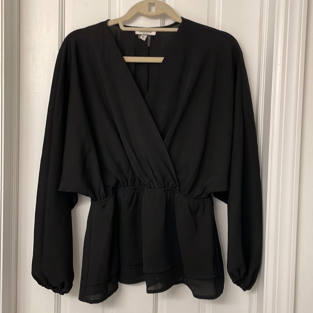 Andree by Unit Black Wrap Short Size S